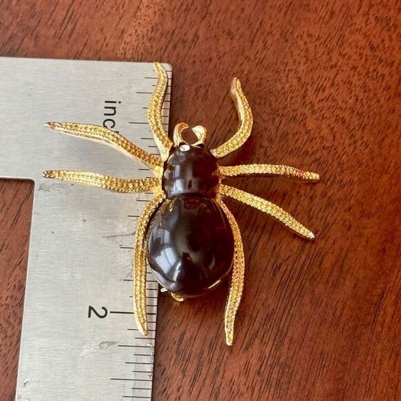 Vintage Gold Spider Brooch Amber Body Textured Legs Statement Gothic Jewelry - Picture 6 of 6